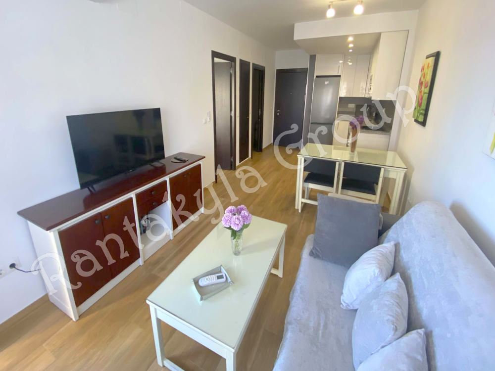 AT995 Fuengirola, rantakatu